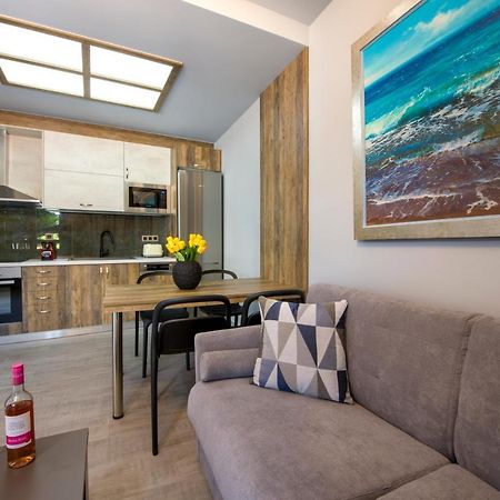 Rena'S Luxury Apartment With Free Private Parking 干尼亞 外观 照片
