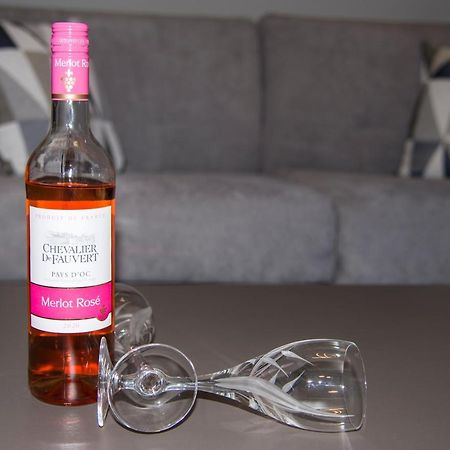 Rena'S Luxury Apartment With Free Private Parking 干尼亞 外观 照片