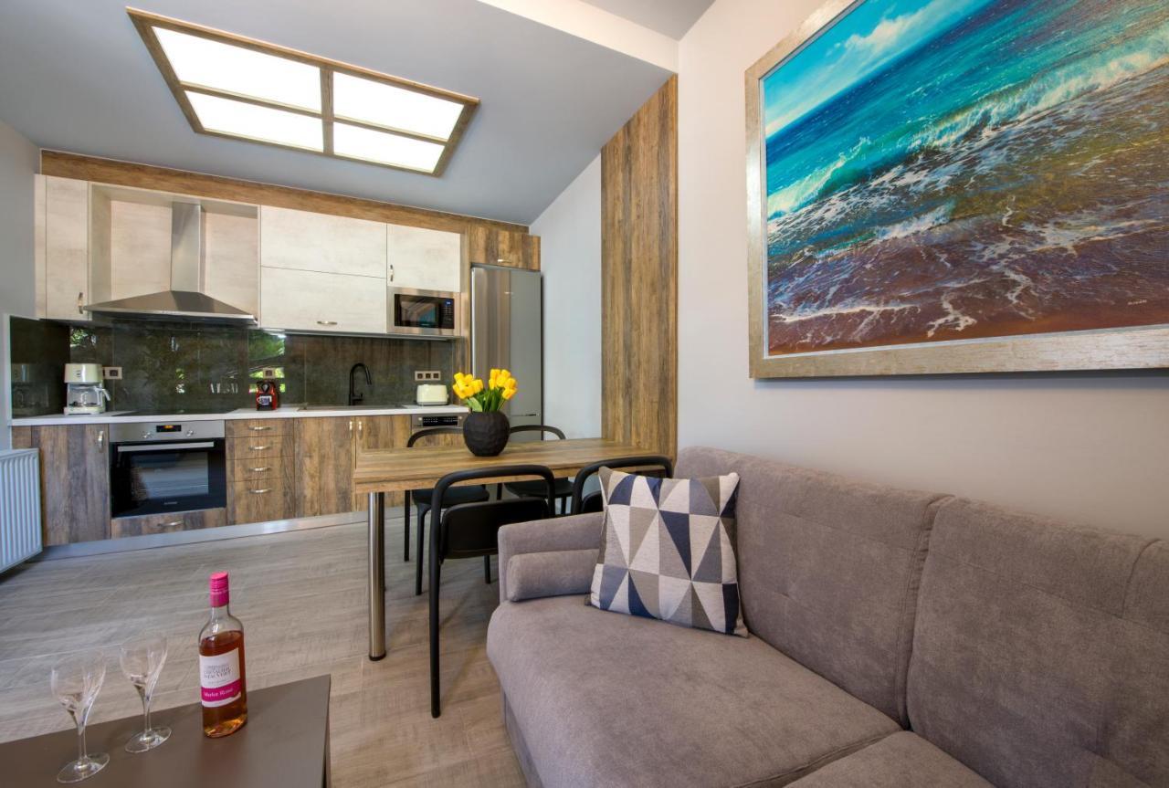 Rena'S Luxury Apartment With Free Private Parking 干尼亞 外观 照片
